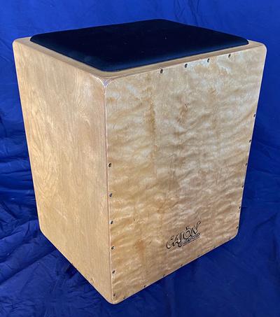 Cajon with String / Snare 