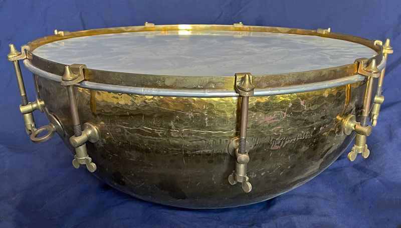 Tasha drum, Brass